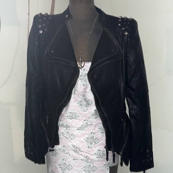 Absolutely beautiful jacket , black with embellishments and studs . - Picture 3 of 4